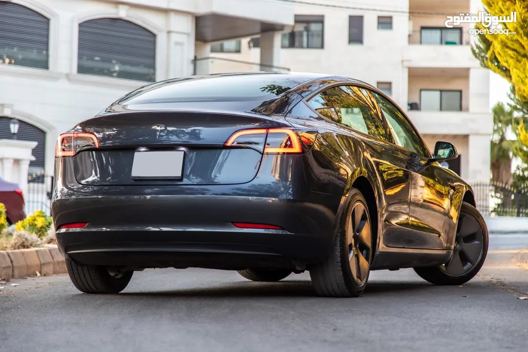 تيسلا model 3  tesla 2023 ستاندر  فحص كامل بحاله الوكاله  لون فيراني