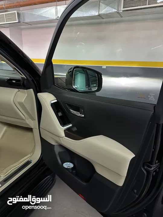 لاند كروز GXR 2024 TWIN TERBO كويت جديد زيرو فل اضافات اصلي 100% شاشات خلفيه خمس كاميرات للجادين فقط