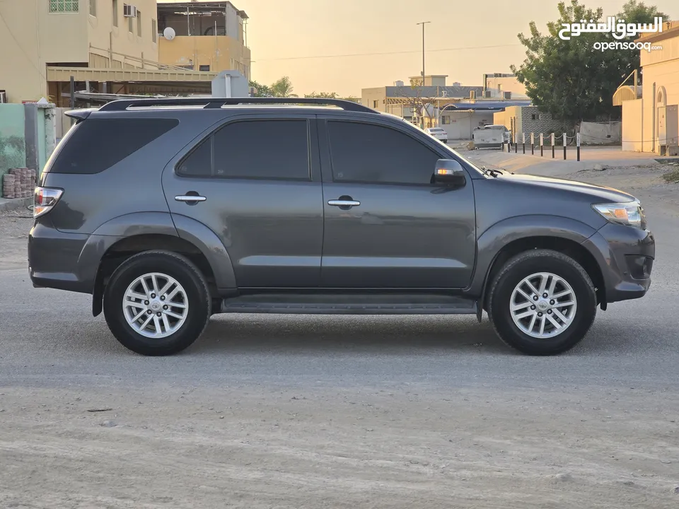 Fortuner SR5 V6 GCC 2012 price 49,000 AED