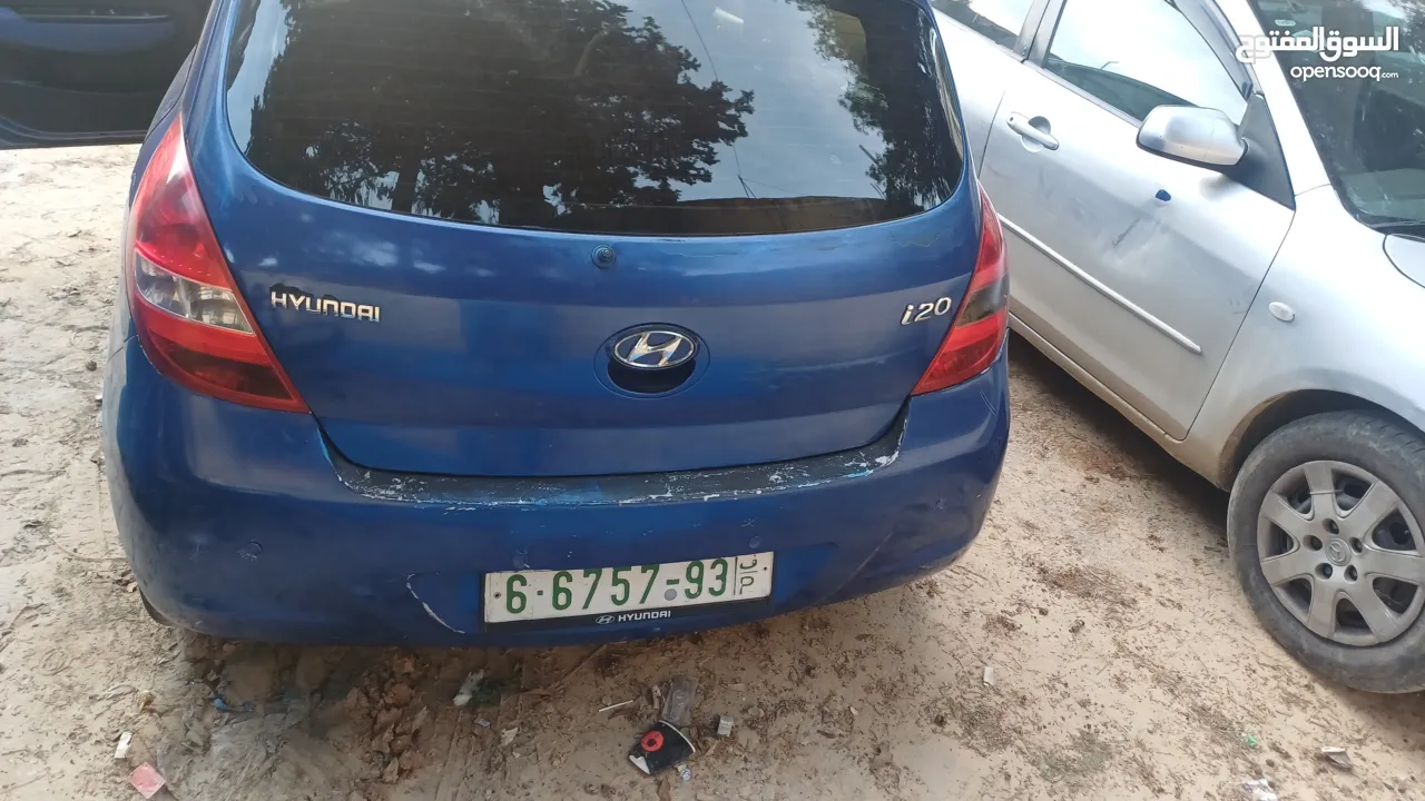 هيونداي i20 2011 للبيع كاش  اصل خصوصي ماشية 220000 الف كيلو