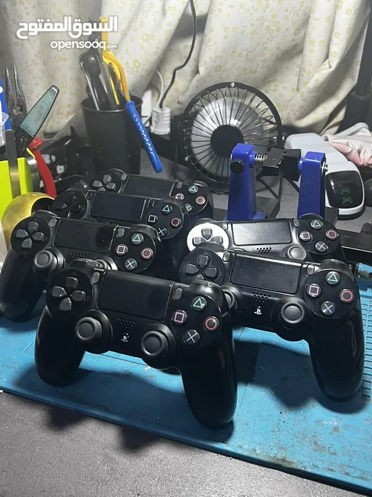 ايادي اصليةةة وكوبي بحالة الوكالة عالفحصص وكفالة شهر  للبيع ( متوفر عروض على الصيانه)Control ps4