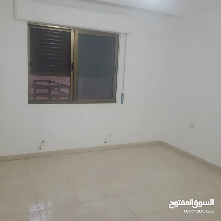 3 شقق باقي من المشروع السلط منطقة اسكان المهندسين شقق سوبر ديلوكس شبه ارضي موقع ممتاز أبراج البلقأ
