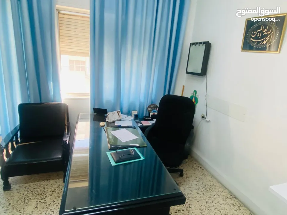 عيادة طب عام مع معداتها للبيع بدون الرخصه
