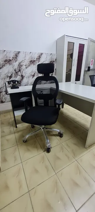 كرسي مكتب مريح، كرسي كمبيوتر شبكي بمسند ظهر مرتفع، ومسند رأس قابل للتعديل ومسند ذراع معدني، كراسي