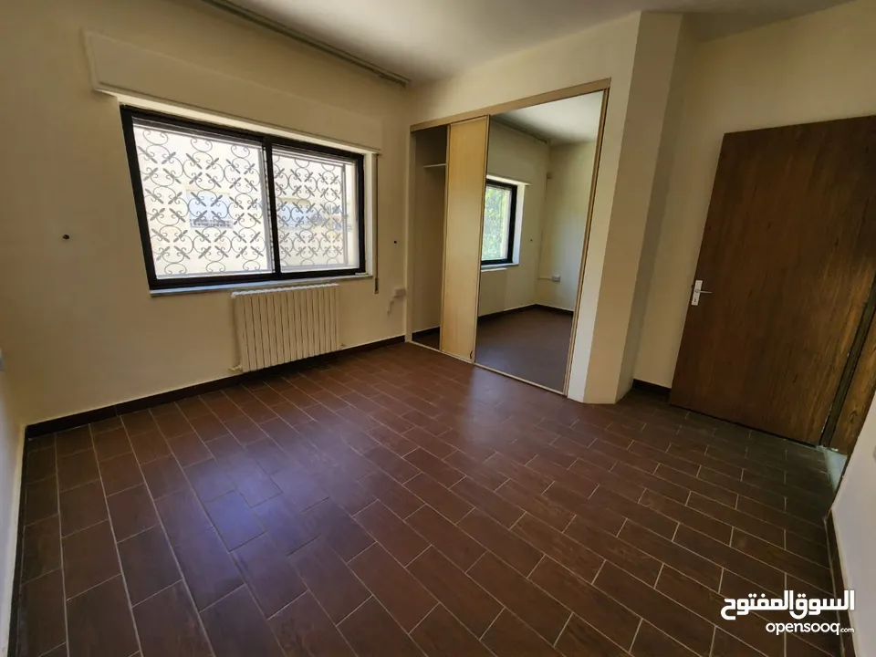 شقة فارغة للإيجار في عبدون - ref : 14626