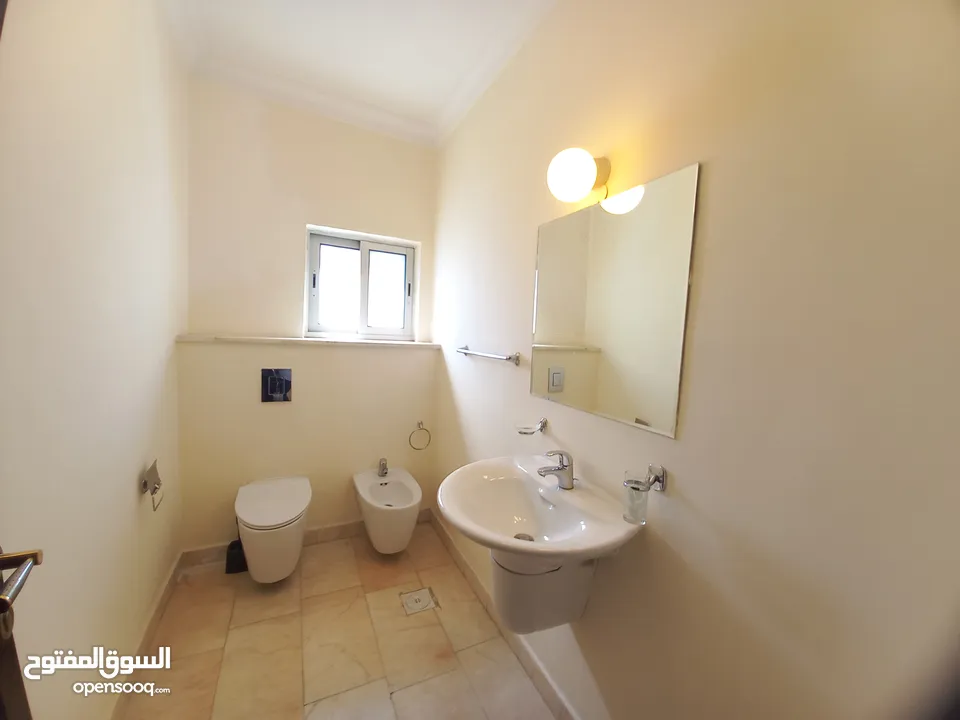 شقة غير مفروشة للإيجار 400م2 ( Property 19553 )-175107001