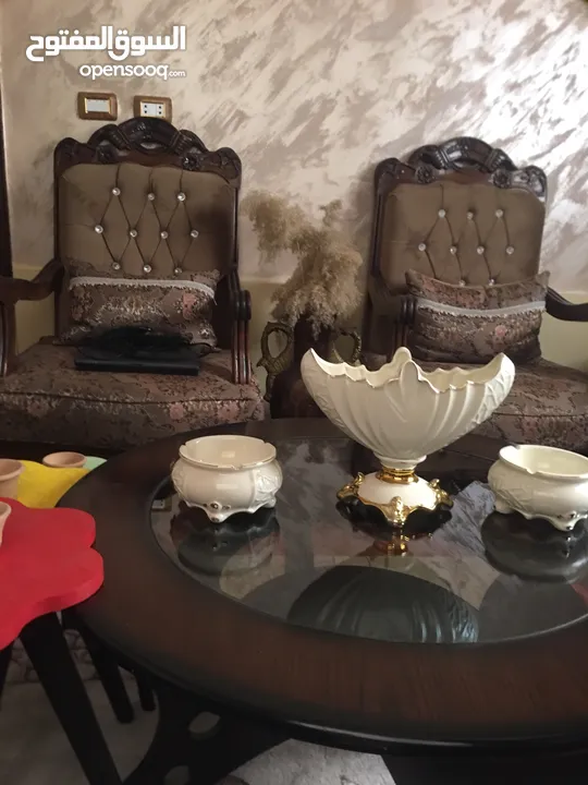 طقم كنب مستعمل 9مقاعد بحالة ممتازة -الزرقاء
