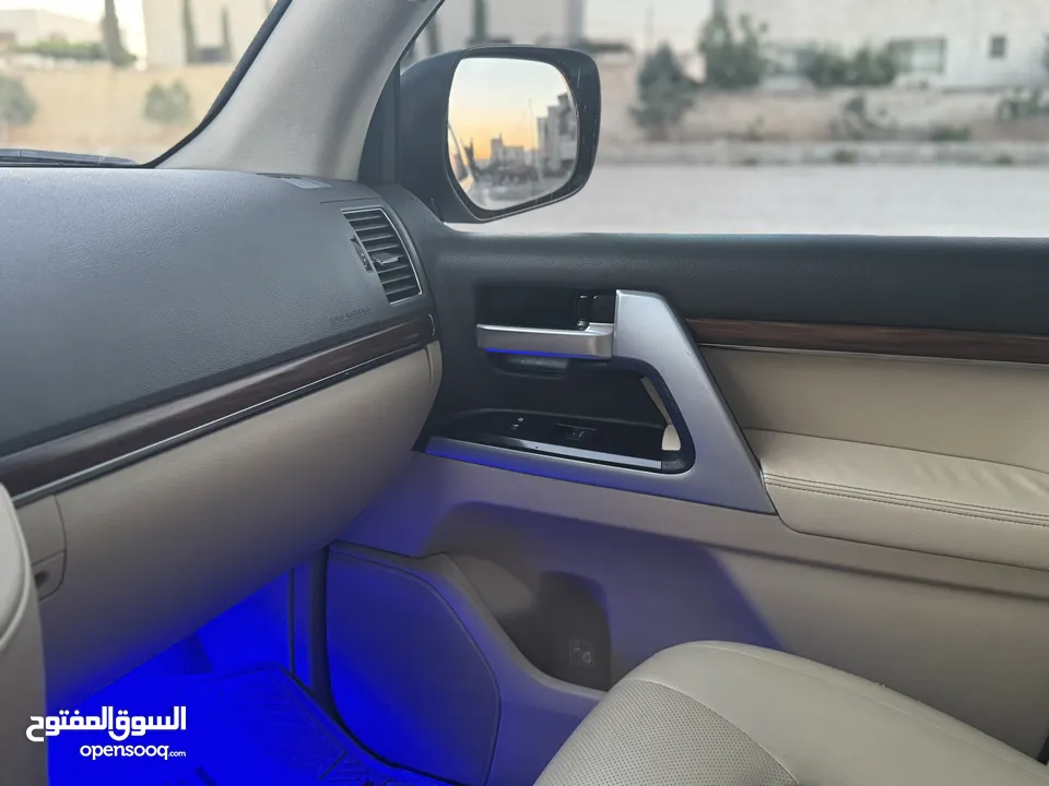 Toyota Land Cruiser 2016 Gx-r 5700CC V8 بحالة الوكالة الفحص: 7 جيد بدون ملاحظات