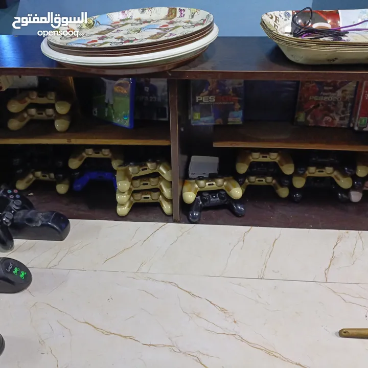 محل العاب بلايستيشن مميز للبيع يعمل بشكل جيد وله قاعدة زبائن مرخص ومجهز بالكامل طابقين غرف منفصلة