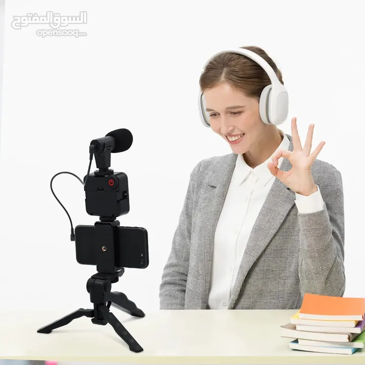 حامل الهاتف مع اضاءة وضوء LED لتصوير احترافي بكل سهولة
