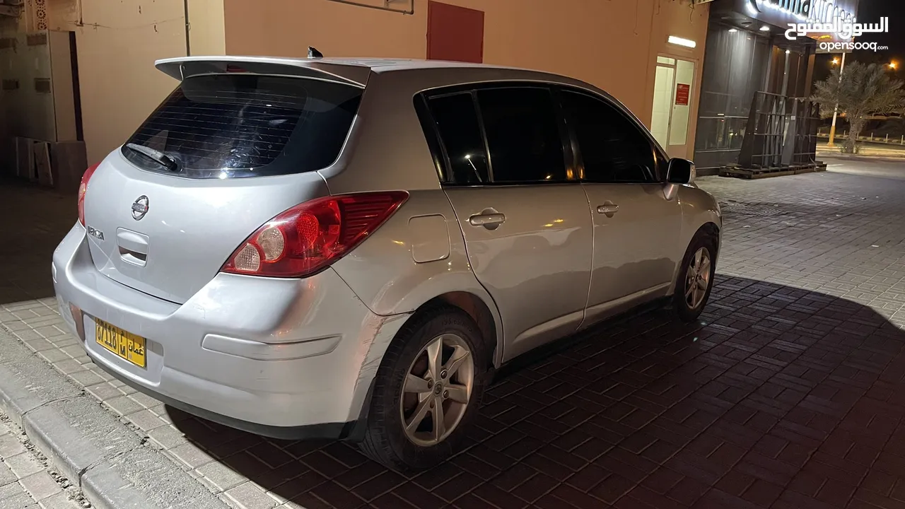 Nissan versa 2011