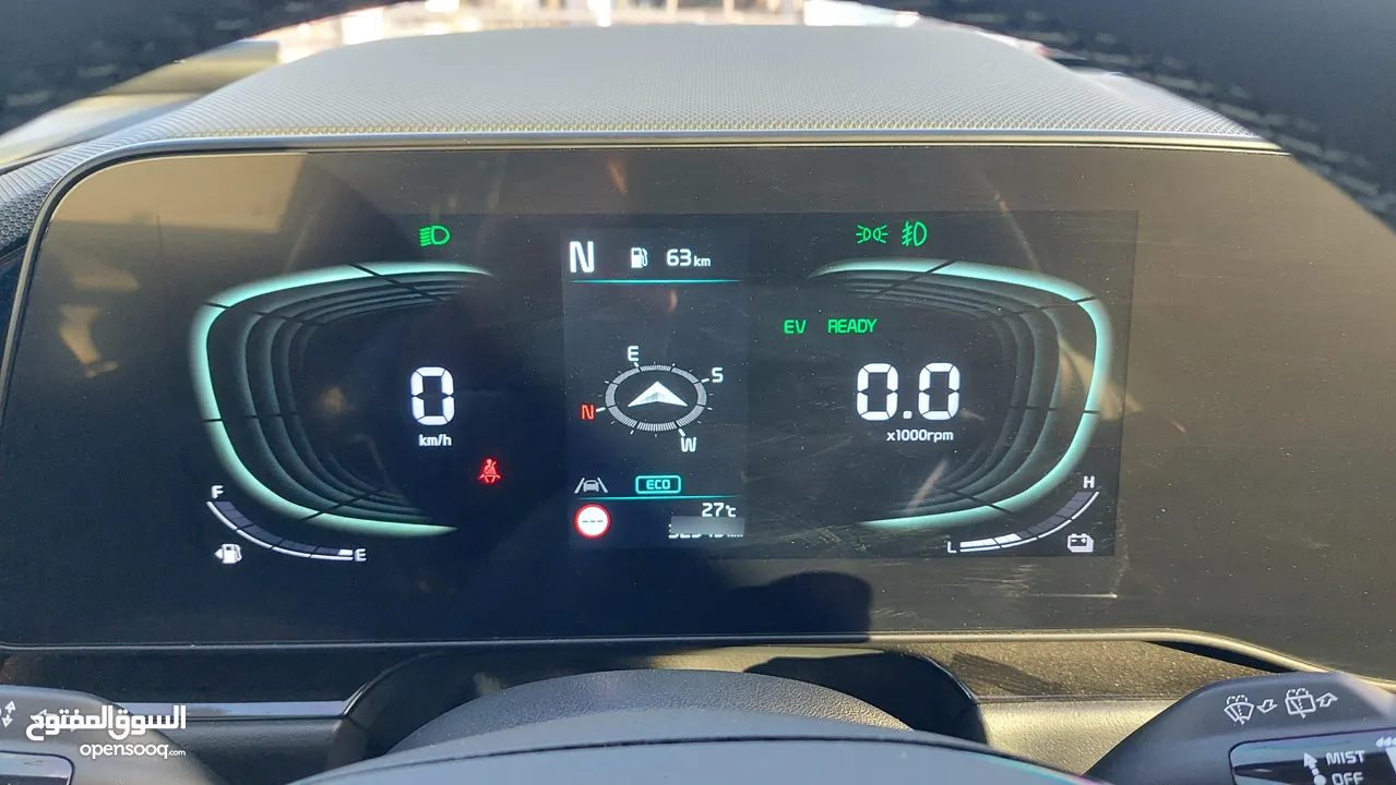 كيا نيرو هايبرد كامل الإضافات بدون فتحه سقف 2023 .