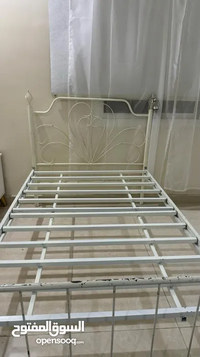 سرير مستخدم