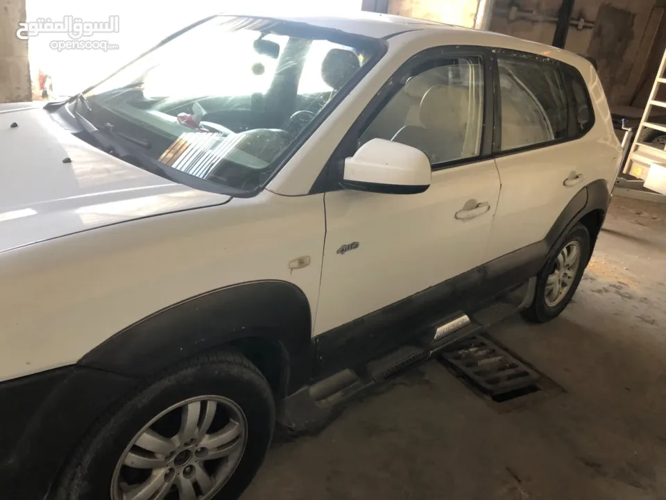 توسان 2005 بوضع جيد فتحه سقف هوك مرخص تامين ترخيص