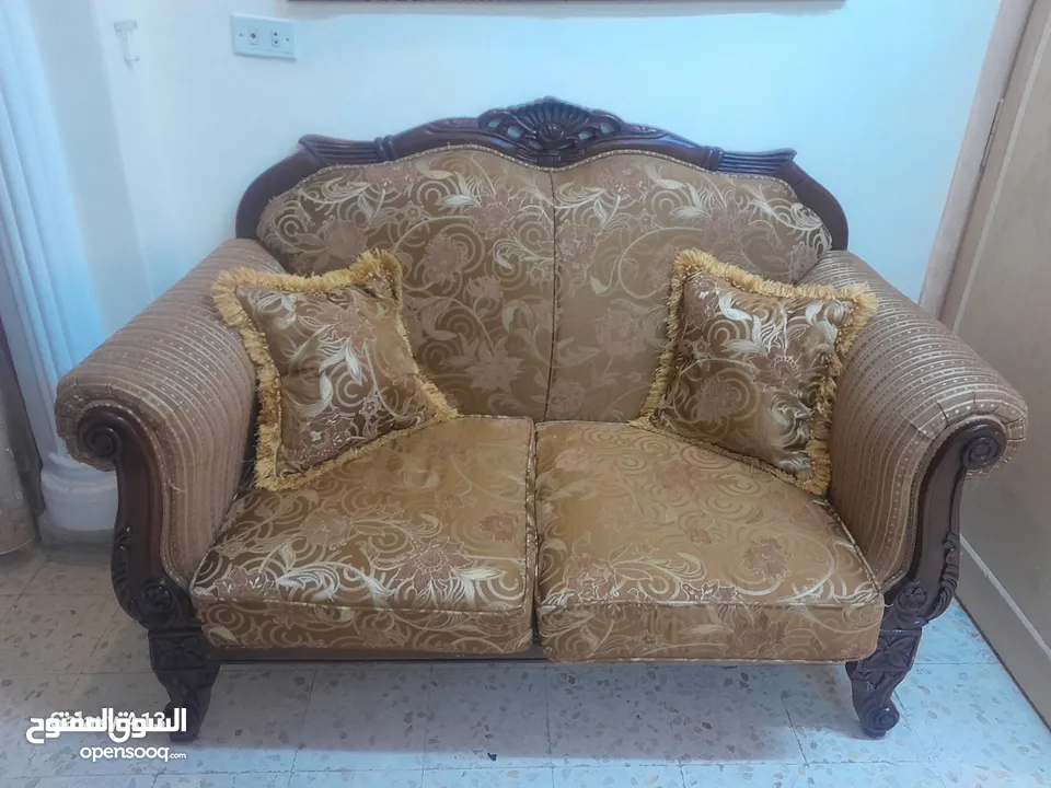 طقم كنب /9 مقاعد /منجد داخلي خشب بدل القشاط تقيل غير تجاري