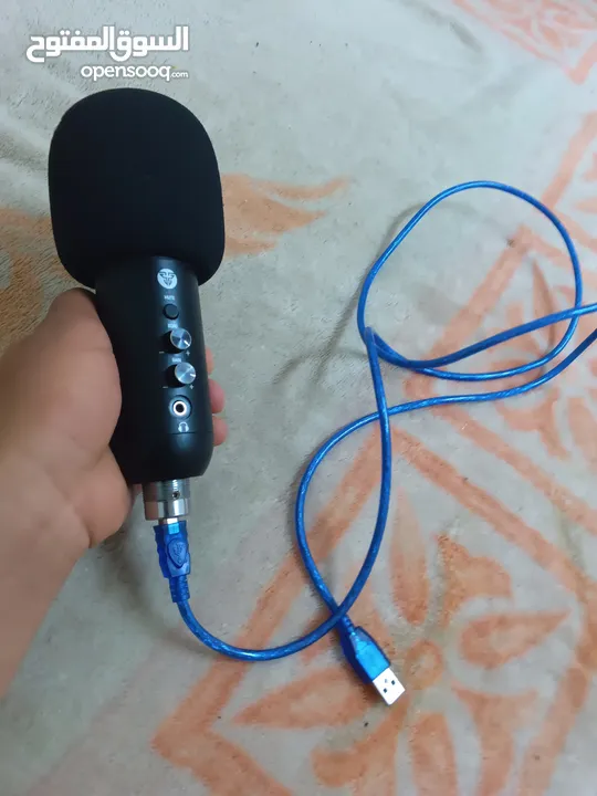 مايكرفون نقي جداً