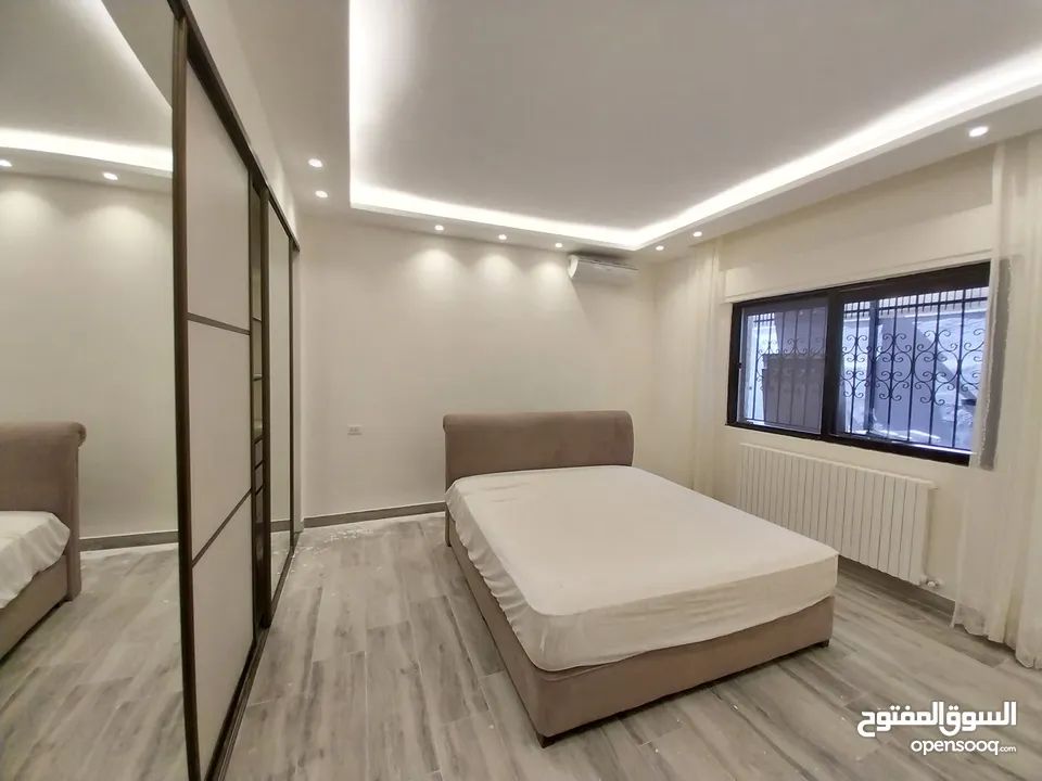 شقة غير مفروشة للإيجار 200م2 ( Property 19443 )-174977282
