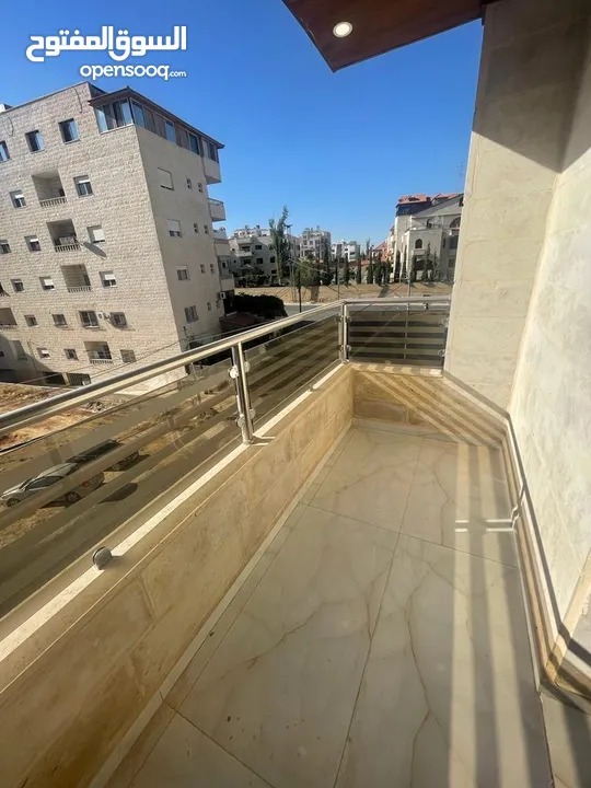 شقة للبيع عمان منطقة الجبيهة حي الديوان بالقرب من قصر الاميرة بسمه