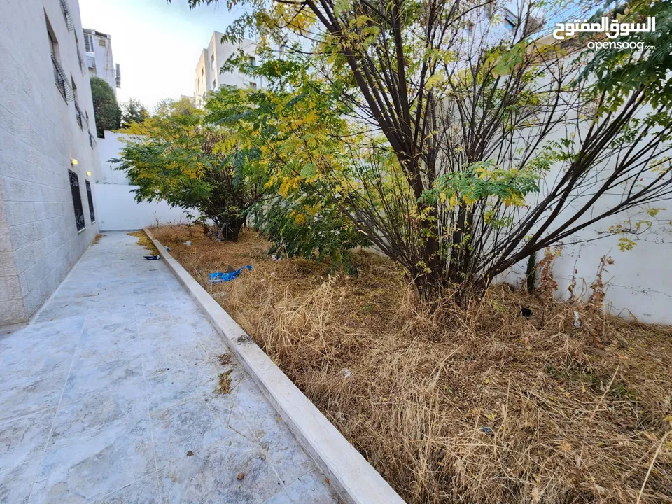 شقة فارغة للبيع في دير غبار  ref : 14242