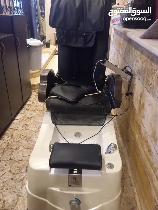 كراسي صالون ستاتي بدي كير و مني كير الاصلي عدد 2 مع ساونا ومساج تحكم شاشه مستوردات بحالة جيدة جدا