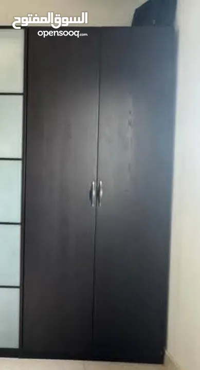 غرف نوم ايكيا ماستر سرير وكومدينتين وخزانه وتسريحه للبيع
