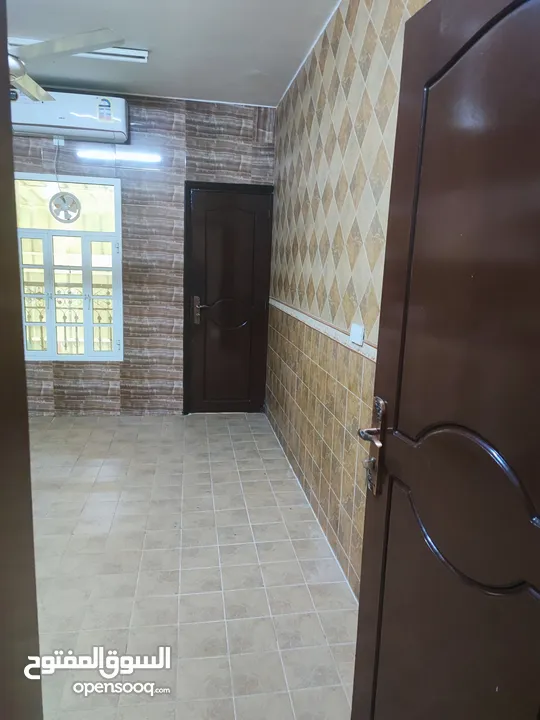 شقة للايجار العذيبة الشماليةFlat for rent Azaiba North