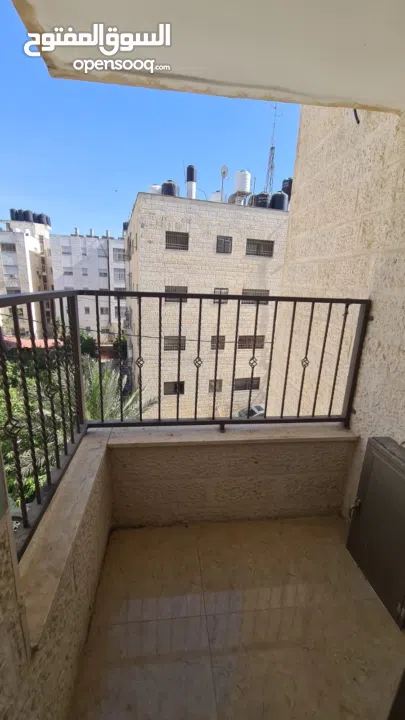 شقة غير مفروشة للايجار بجانب عسل وبصل بين الماصيون وام الشرايط