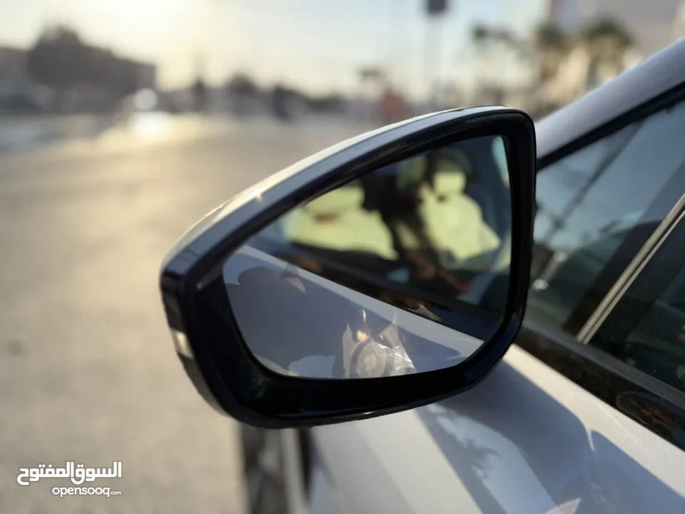 BYD SONG L 2023  متوفره لونين عظمي وفيراني  عداد اقل من 9000 كيلو  فحص كامل  لا يوجد اقساط شخصيه