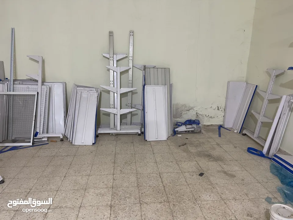رفوف محلات للبيع