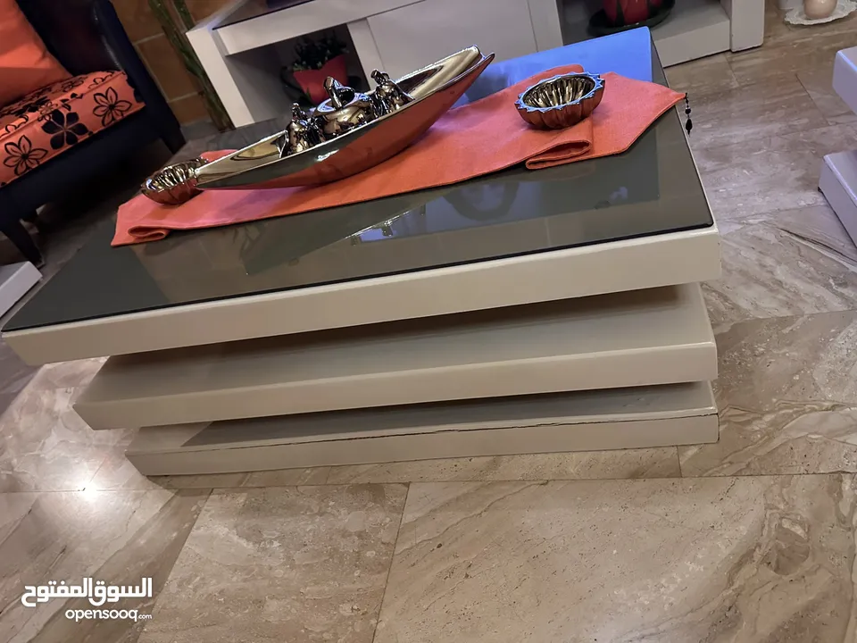 طاولات غرف جلوس