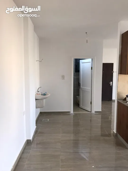 شقه ديلوكس طابو فب بيتونيا شارع عين منجد  مفتوحه من كل الجهات امكانيه دفع النصف وتقسيط او بدل على بي