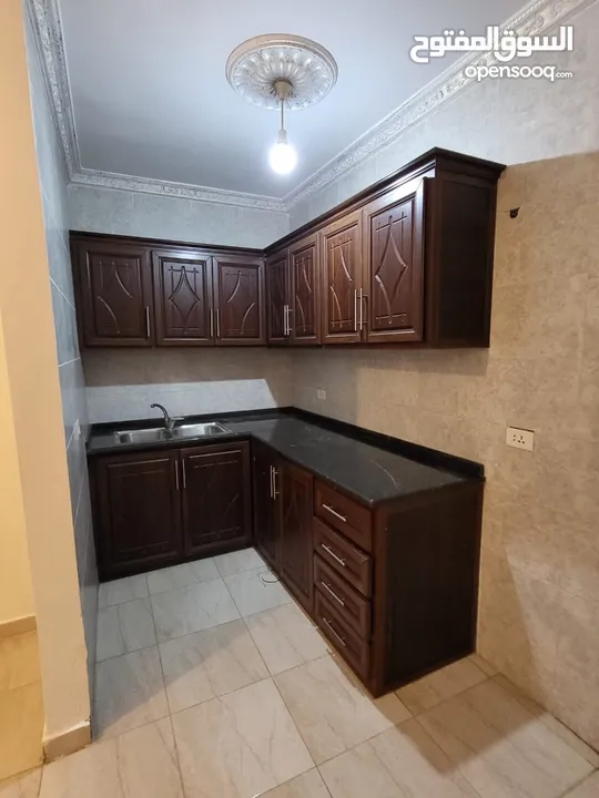 شقق سكنية فارغ ومفروش للطالبات