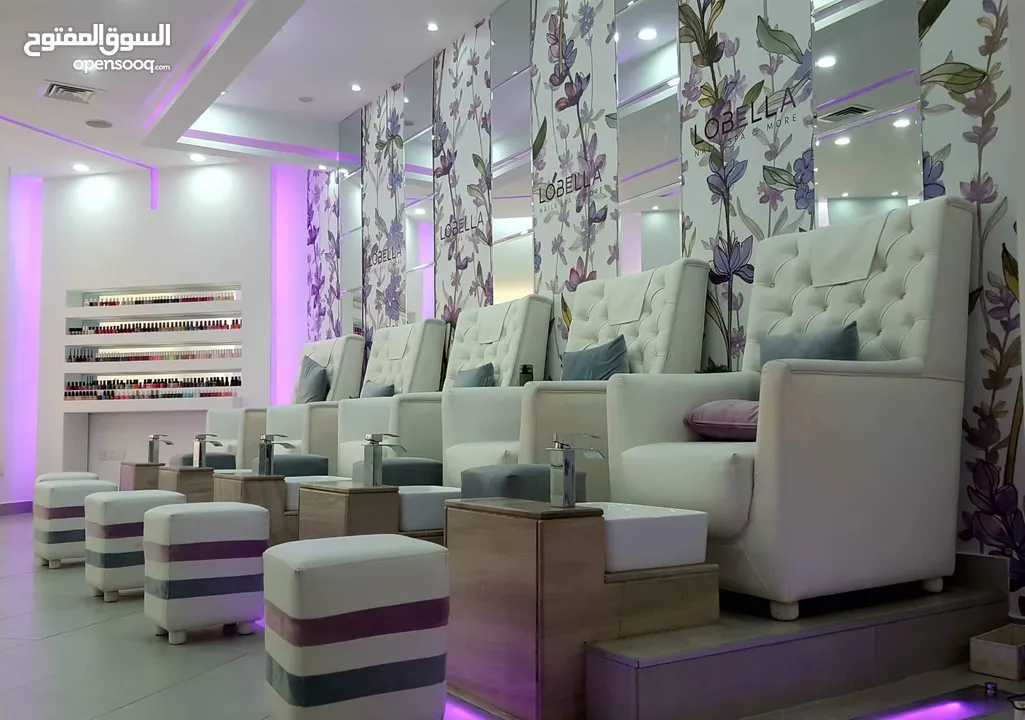 .صالون للعناية بالاظافر و سبا    .                          .Nails Spa &More .