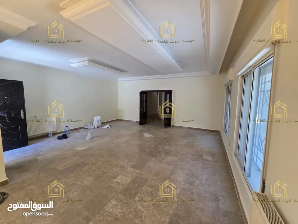 شقة مميزة - خلدا - 4نوم 2ماستر - ارضية - حديقة - ترس - قرب الخدمات العامة