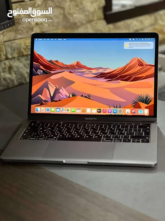 Apple macbook pro silver