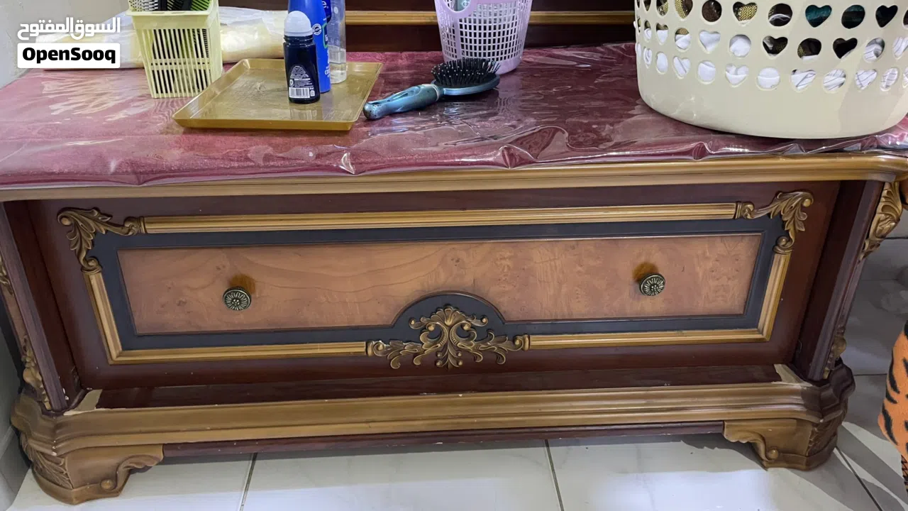 مرايا كبيره ممتازه لزينة البيت