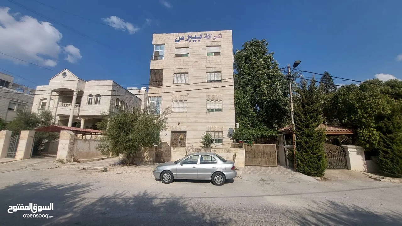للبيع شقة بسعر مغري بالحي الشرقي تشطيبات جيدة واطلالة مميزة