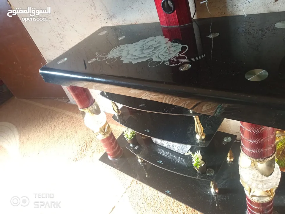 طاولة شاشة