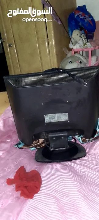 LG  شاشة كومبيوتر بصلاة ع. النبي 23.8 انش فل اتش دي؛  الشاشه بحالة الوكاله والبيع (بسبب الوضع المادي