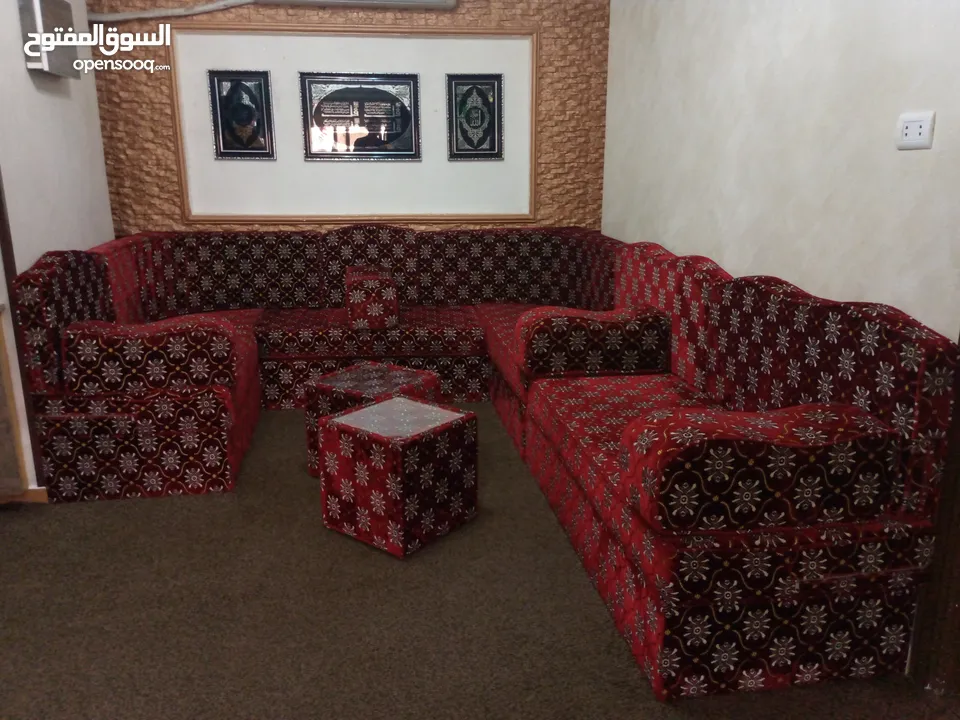 أثاث غرفة جلوس طقم كنب حرف  U  اثاث مستعمل بجودة جديدة
