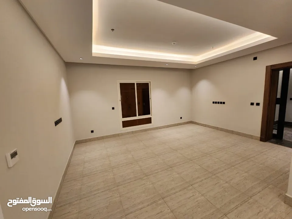 للايجار  الشقة في  الرياض في  فيلا  بحي الندي  دور تاني الشقة  مكون من غرفتين منهم غرفه نوم ماستر مج