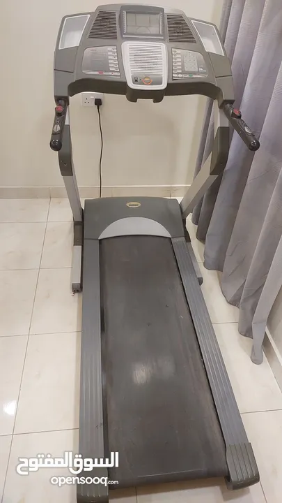 Heavy-Duty Gym Treadmill in Excellent Condition