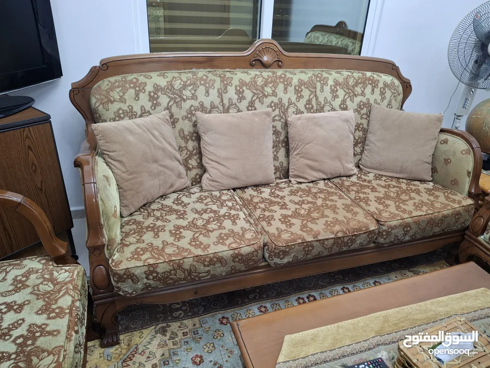 طقم كنب ماليزي للبيع