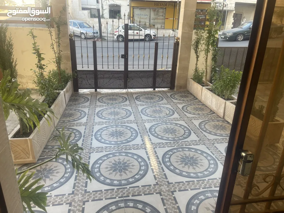 شقق جديده واستثماريه نمبر ون في عمان... وبأسعار رائعه