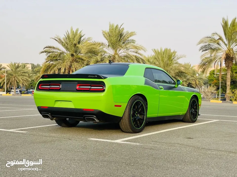 DODGE CHALLENGER 2018 with KIT SRT ORGINAL V8 MODEL