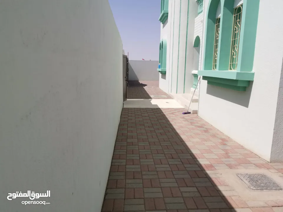 عمارة للبيع طابقين جنب تأمين ظفار النهضة