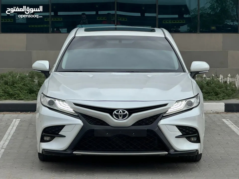 Toyota Camry Grand Sport 2020