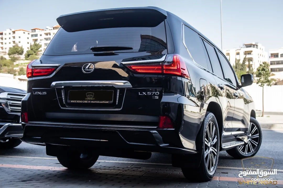 Lexus Lx570s 2019    السيارة وارد الشركة و قطعت مسافة 74,000 كم فقط