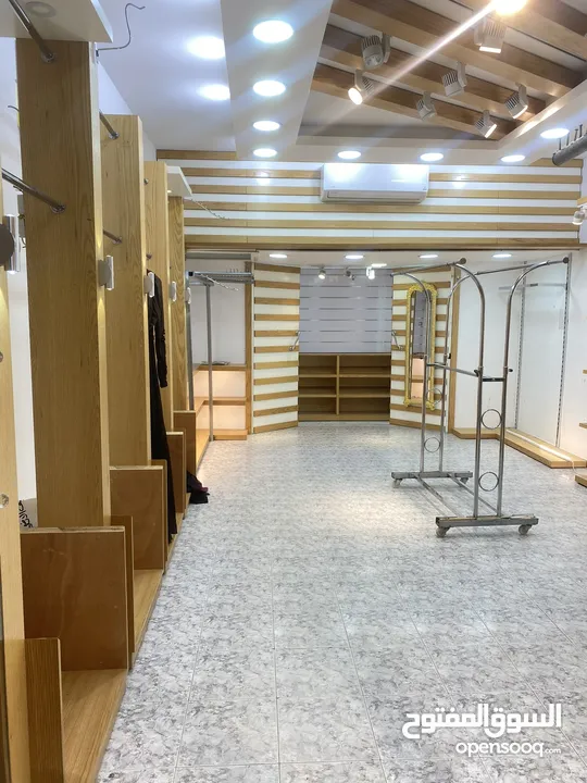 محل تجاري للبيع بالخلو طولكرم مجمع ابو طريف والزغل الطابق الارضي. مساحه المحل 32متر المحل ديكور جديد