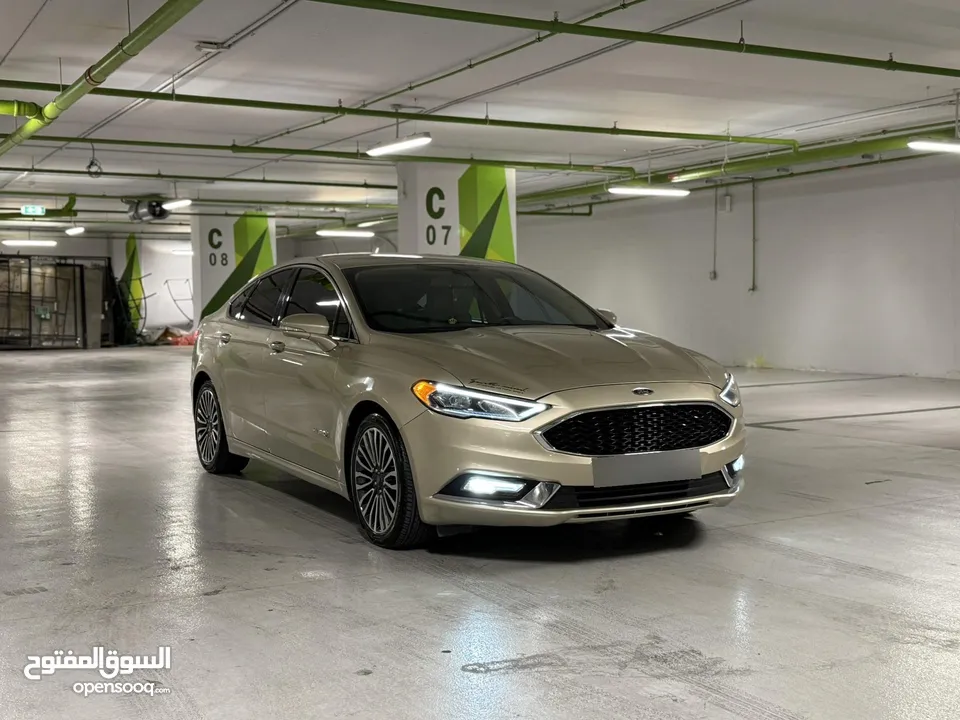 فورد فيوجن تيتانيوم  لون مميز كليييين تايتل فحص كامل توب نظافة مالك واحد بسعر مميز